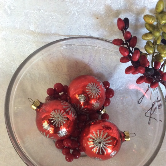 Vintage Red Christmas Ornaments- Set if 3 Pyramid - Picture 5 of 11